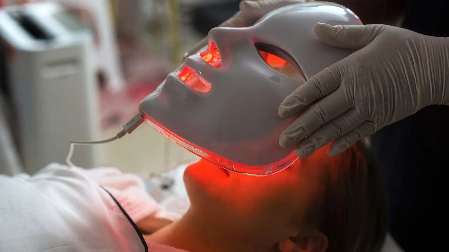 Red light therapy gains popularity despite limited clinical proof