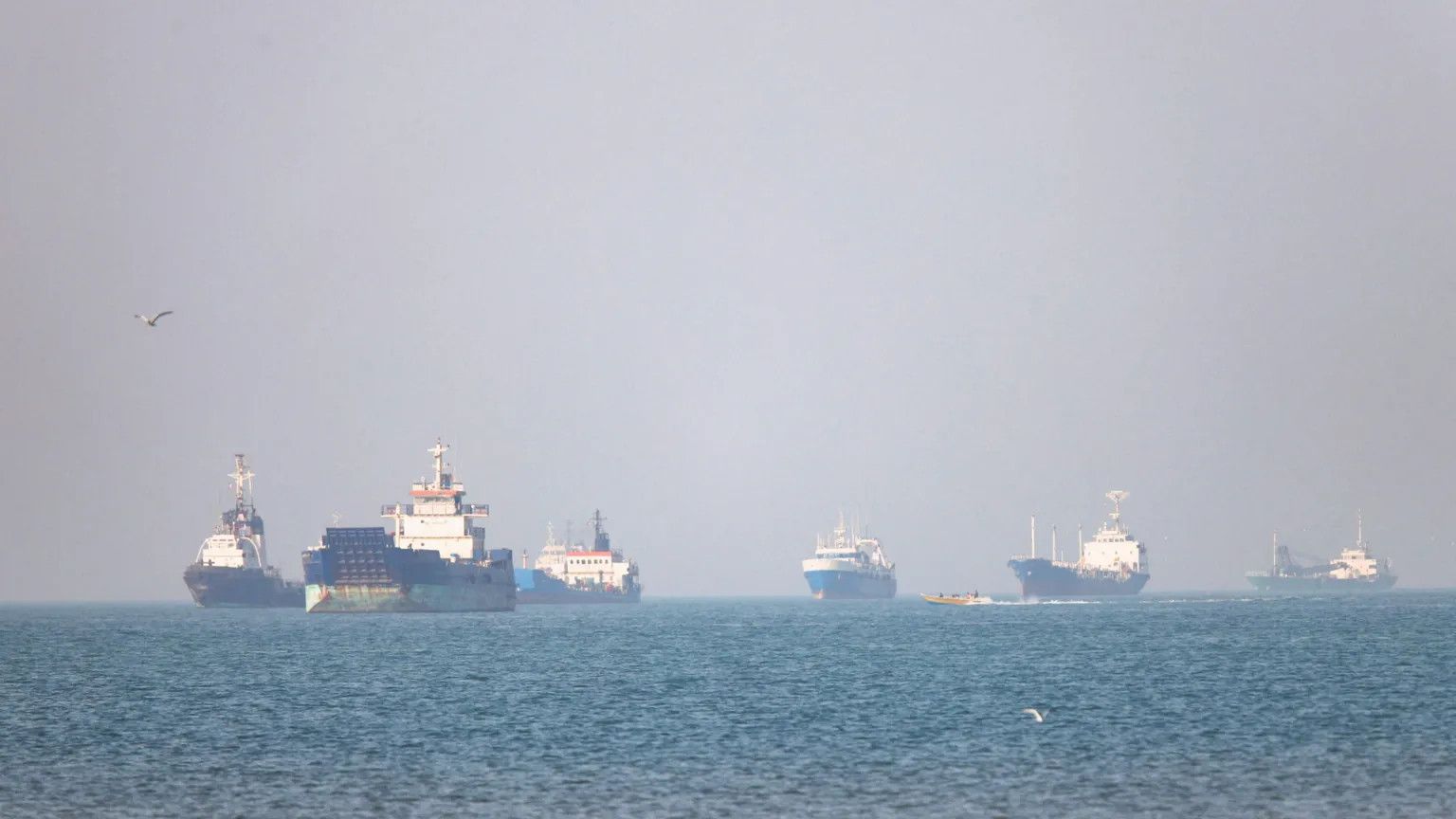 Gulf ceasefire frays as US and Iran cling to red lines