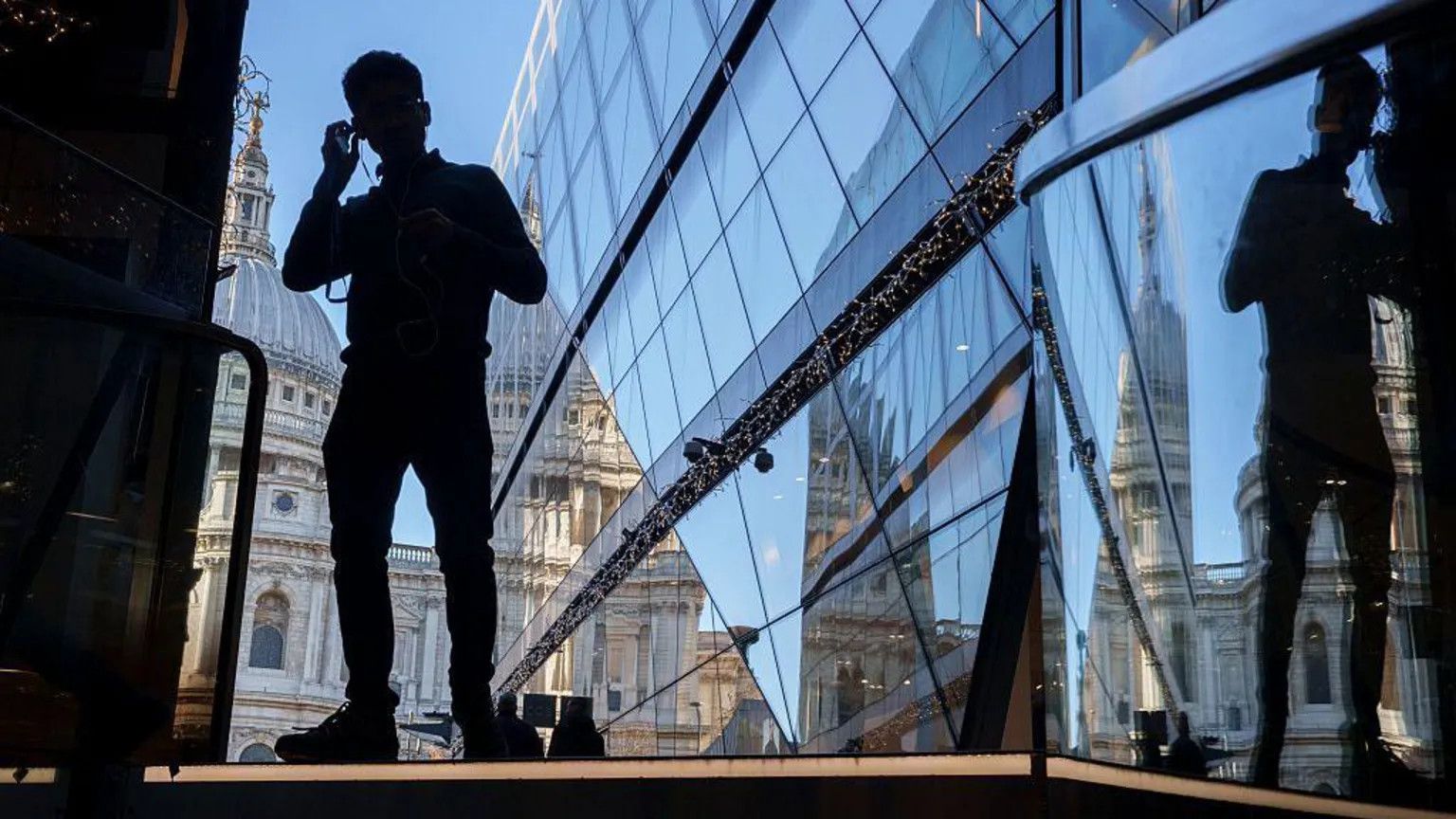 UK long-term borrowing costs hit 28-year high amid Iran war and election jitters