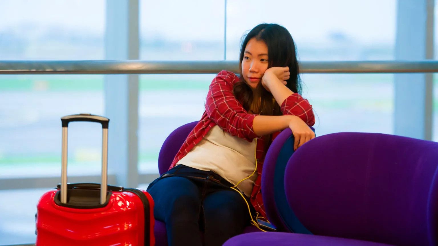 Middle East conflict drives up flight prices and cancellations