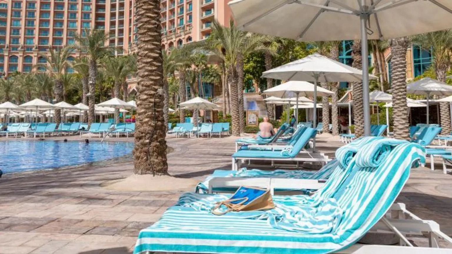 German tourist wins €900 refund over sun lounger towel disputes in Greece
