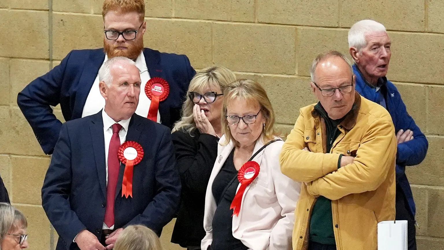 UK local elections show fractured vote as Reform surges ahead