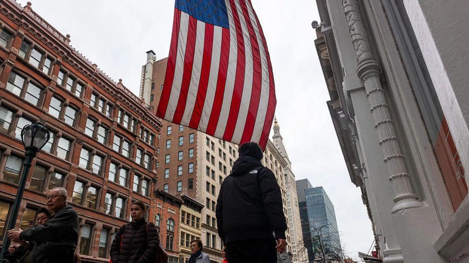 US adds 115,000 jobs in April despite energy shock from Iran conflict