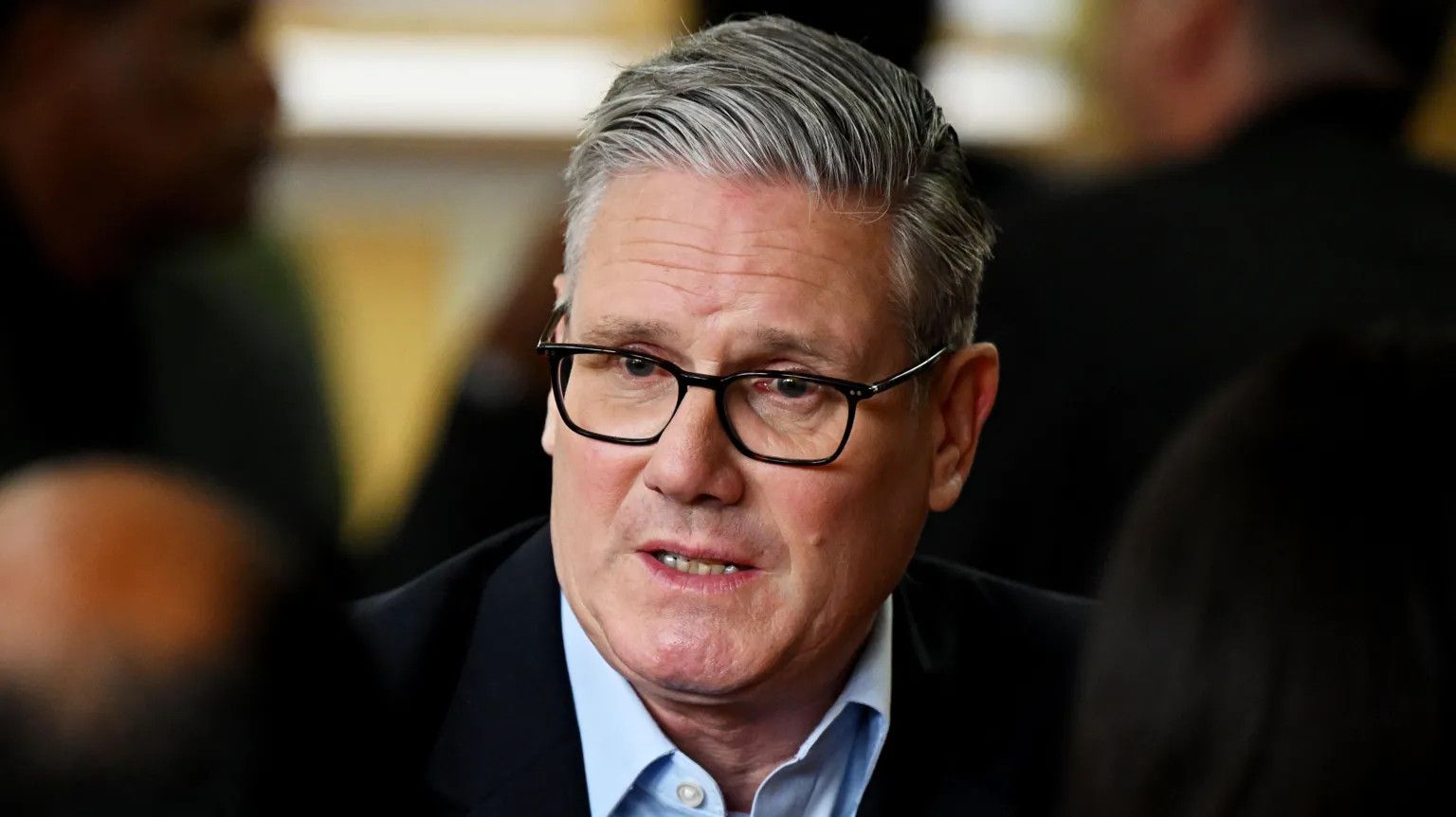 Labour MPs urge Starmer to set exit timetable after election drubbing