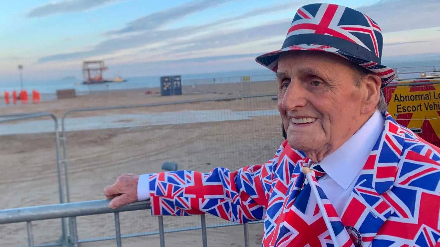 Devoted royal fan known as 'The Union Jack Man' dies at 91