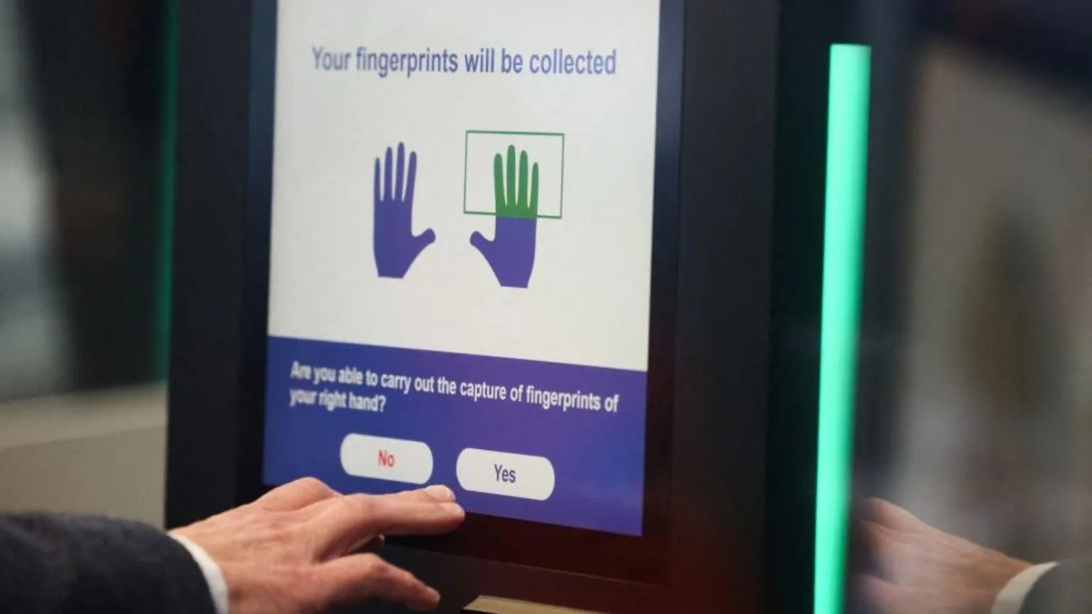 Greece waives biometric checks for UK tourists to avoid border delays