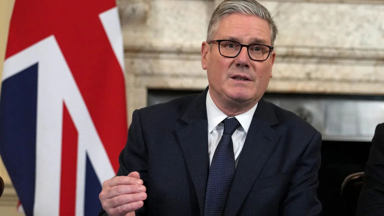 Starmer faces cabinet revolt as Labour MPs demand leadership change