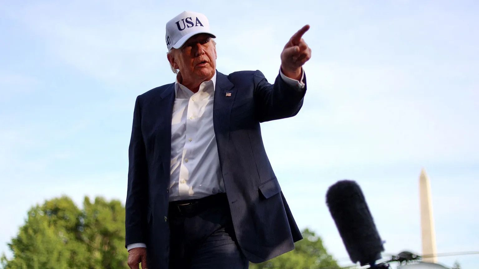 Trump warns Taiwan against independence after Xi meeting in Beijing