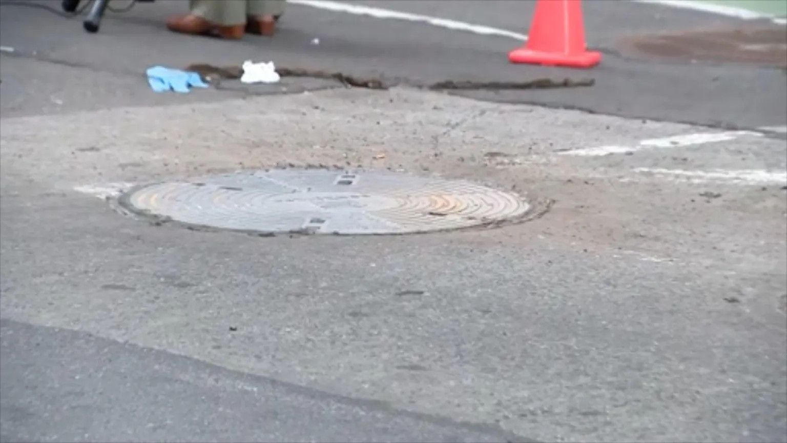 Woman dies after falling into uncovered manhole on Fifth Avenue