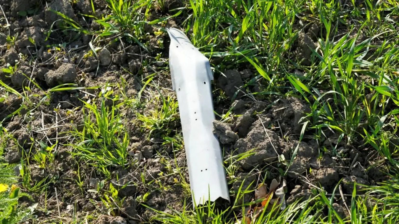 Nato jet downs suspected Ukrainian drone over Estonia amid Russian jamming claims
