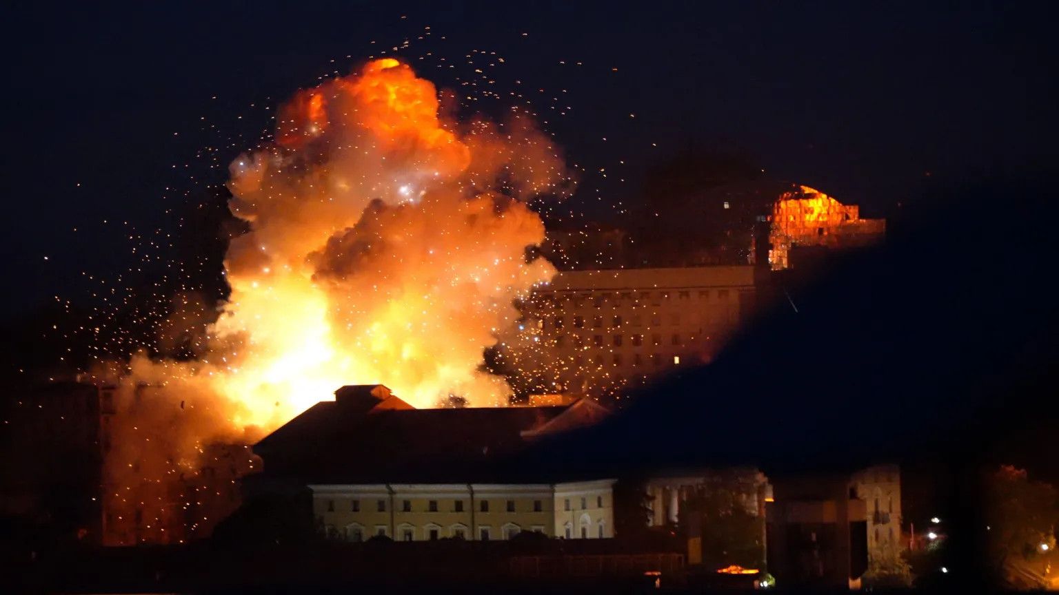 Russia escalates threats to Kyiv amid battlefield setbacks and propaganda push