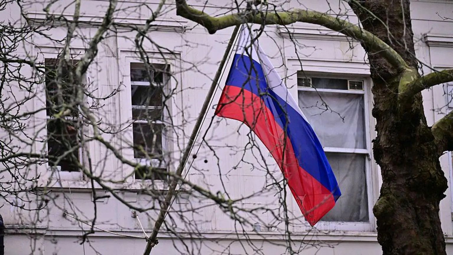 UK faces critical moment as Russia escalates hybrid warfare, GCHQ warns