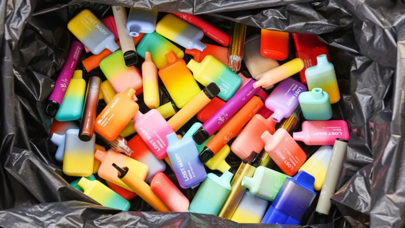 Waste firms push for £5 vape deposit to curb fire risks and litter