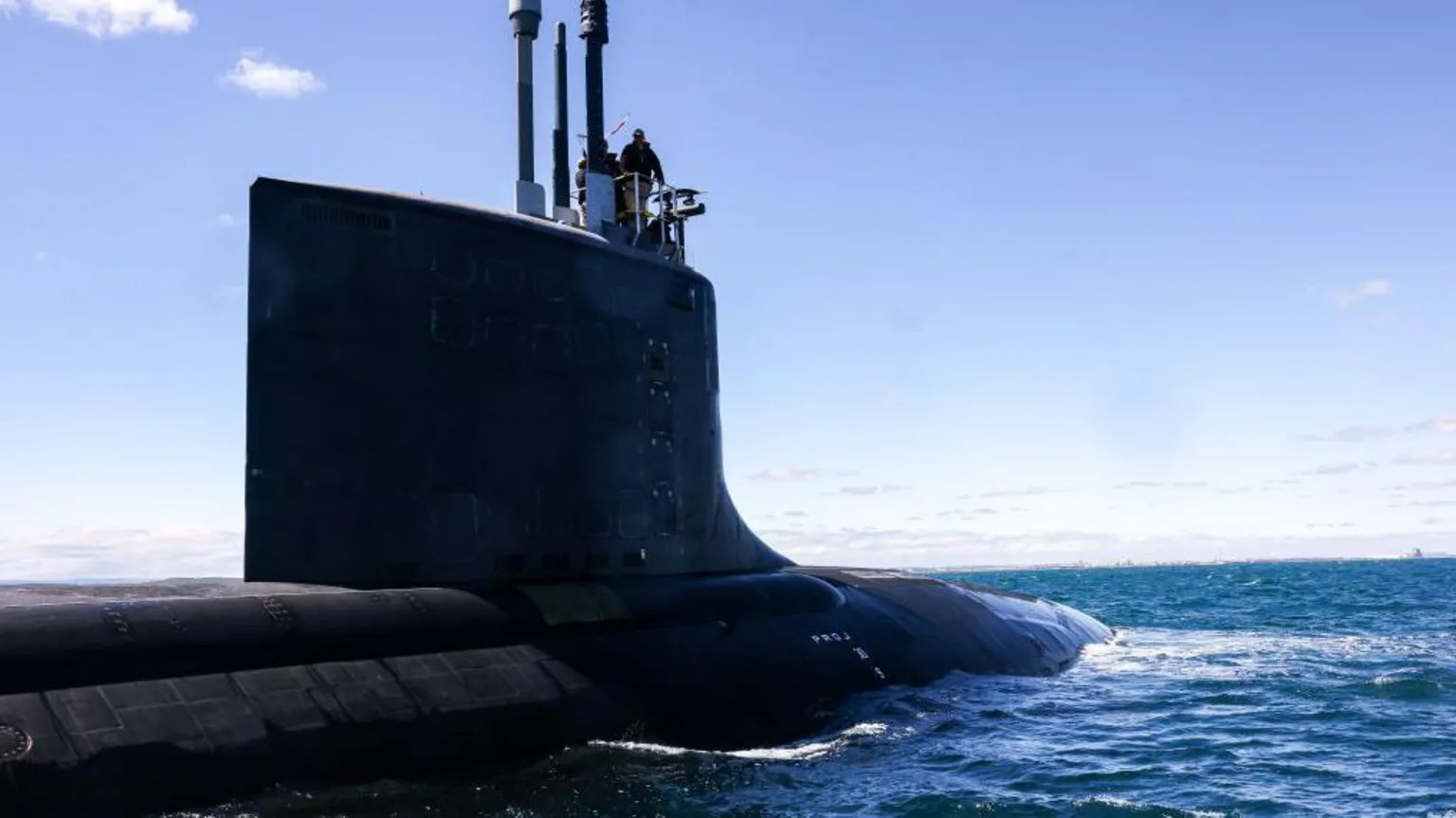 Ex-minister Peter Garrett to lead crowdfunded Aukus submarine deal review