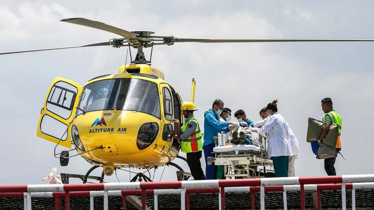 Nepali climber found alive on Everest after six days missing