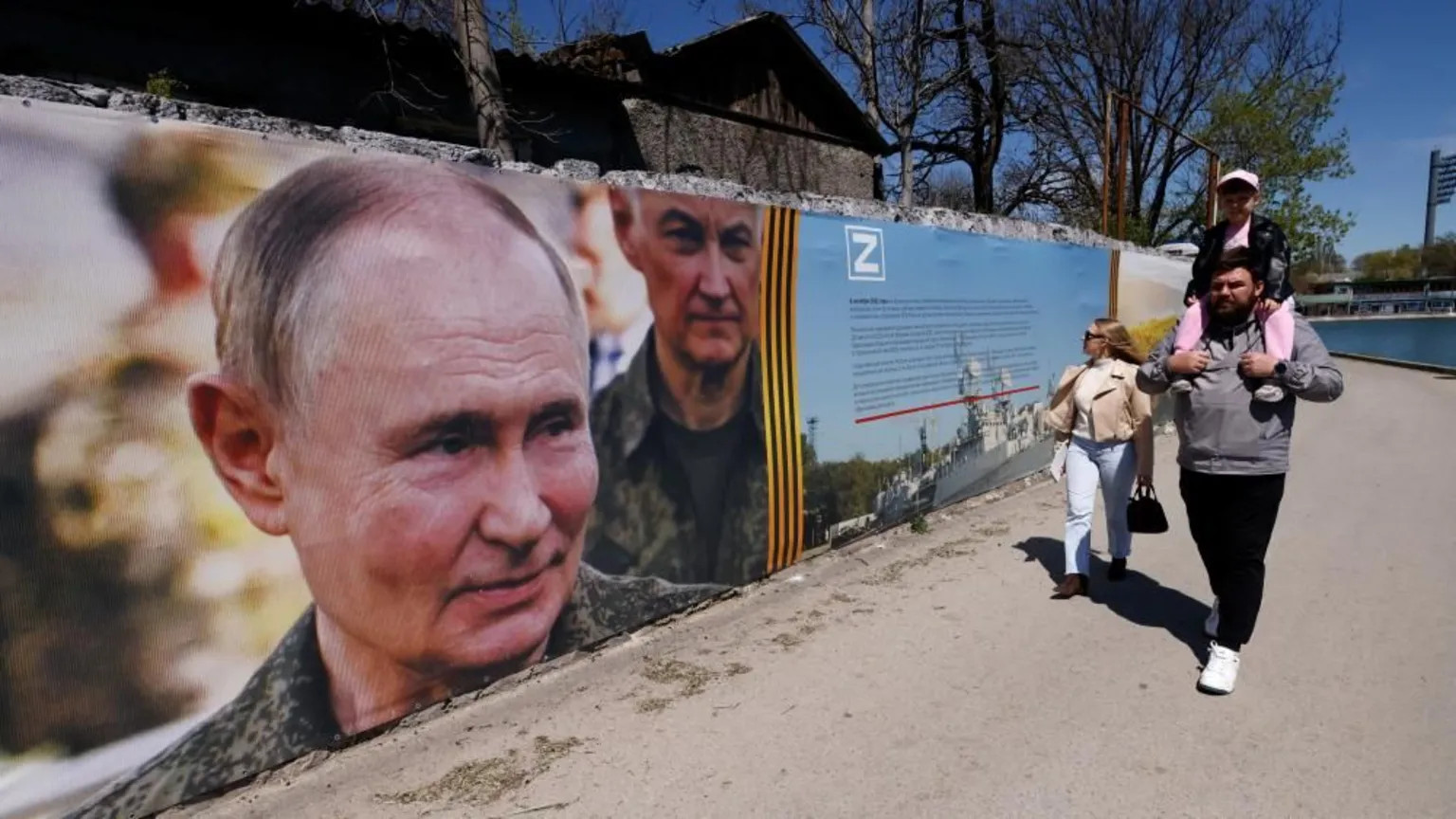 Crimea strikes kill four as Ukraine targets Russian supply lines