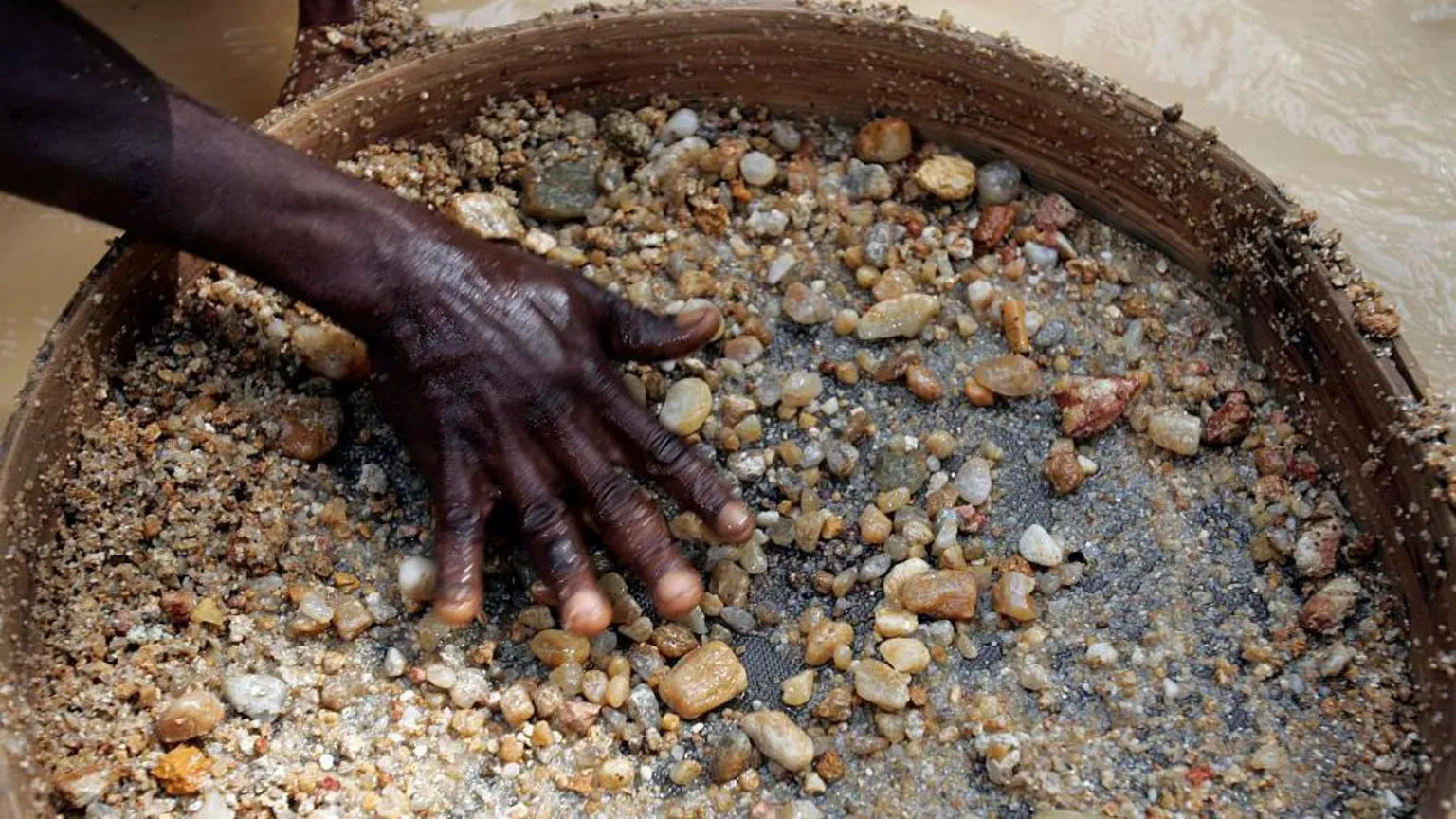 Lab-grown diamonds reshape market as Sierra Leone mines struggle