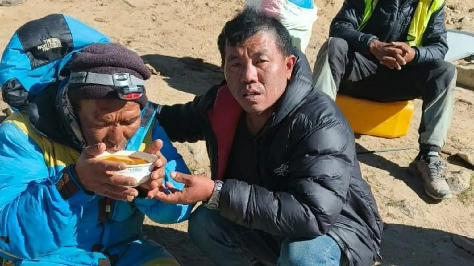 Nepali guide survives six days lost on Everest after separation from climber