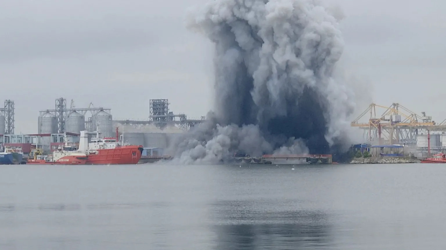 Ukraine targets five ships in Sea of Azov amid rising tensions with Russia