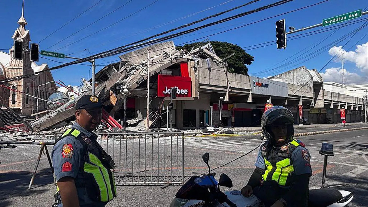 Deadly 7.8-magnitude earthquake rocks southern Philippines, killing at least 32