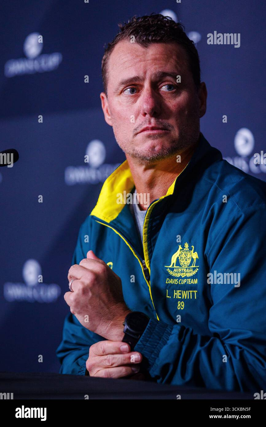 Australia’s Ashes squad draws age criticism ahead of England series opener