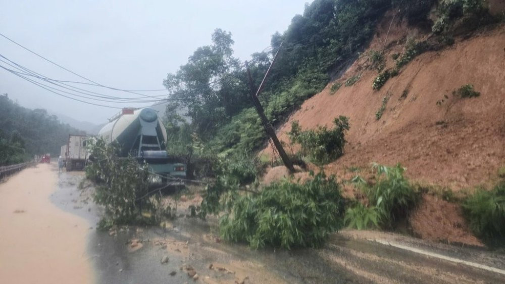 Vietnam Floods Kill 90 as Landslides and Heavy Rain Devastate Regions