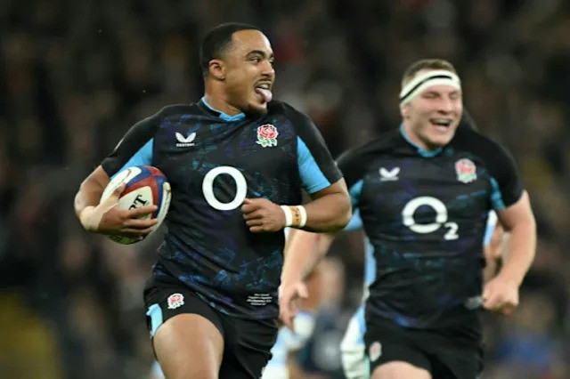 England extends winning streak to 11 despite flaws in narrow Argentina victory