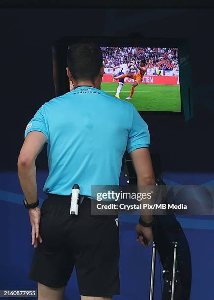 VAR offside debates resurface as Liverpool and Tottenham suffer controversial defeats