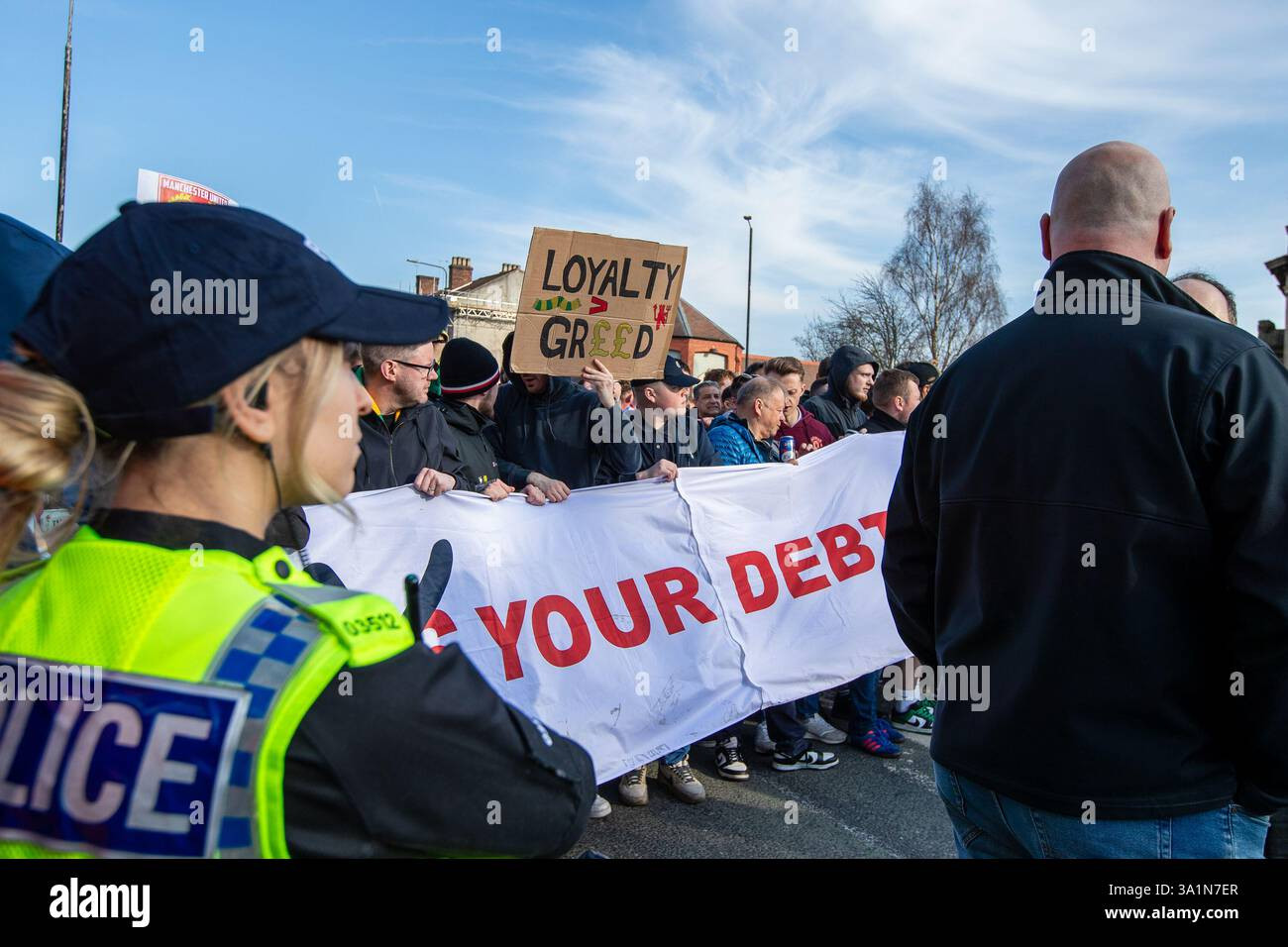 Manchester United battles escalating ticket tout crisis amid fan frustrations