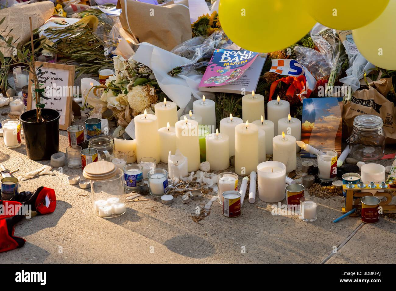Australia holds national silence for Bondi Beach attack victims amid anger at leaders