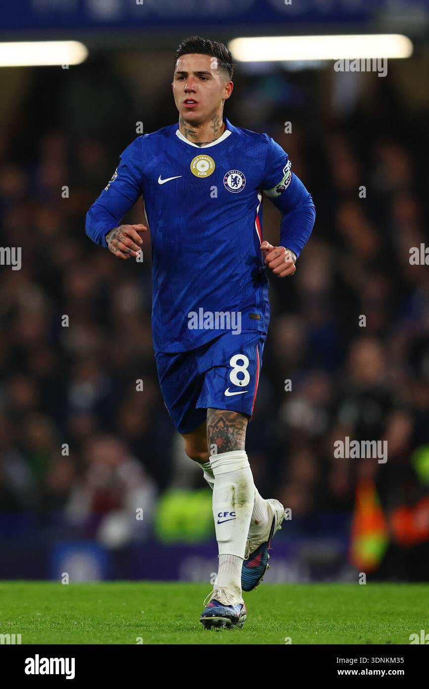 Fernandez suspended for two games after Chelsea future remarks