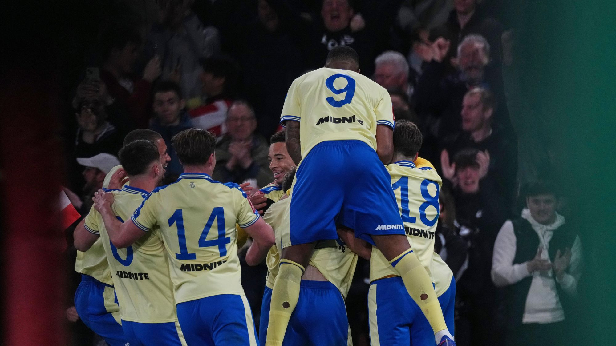 Southampton stuns Arsenal with late winner in FA Cup quarter-finals