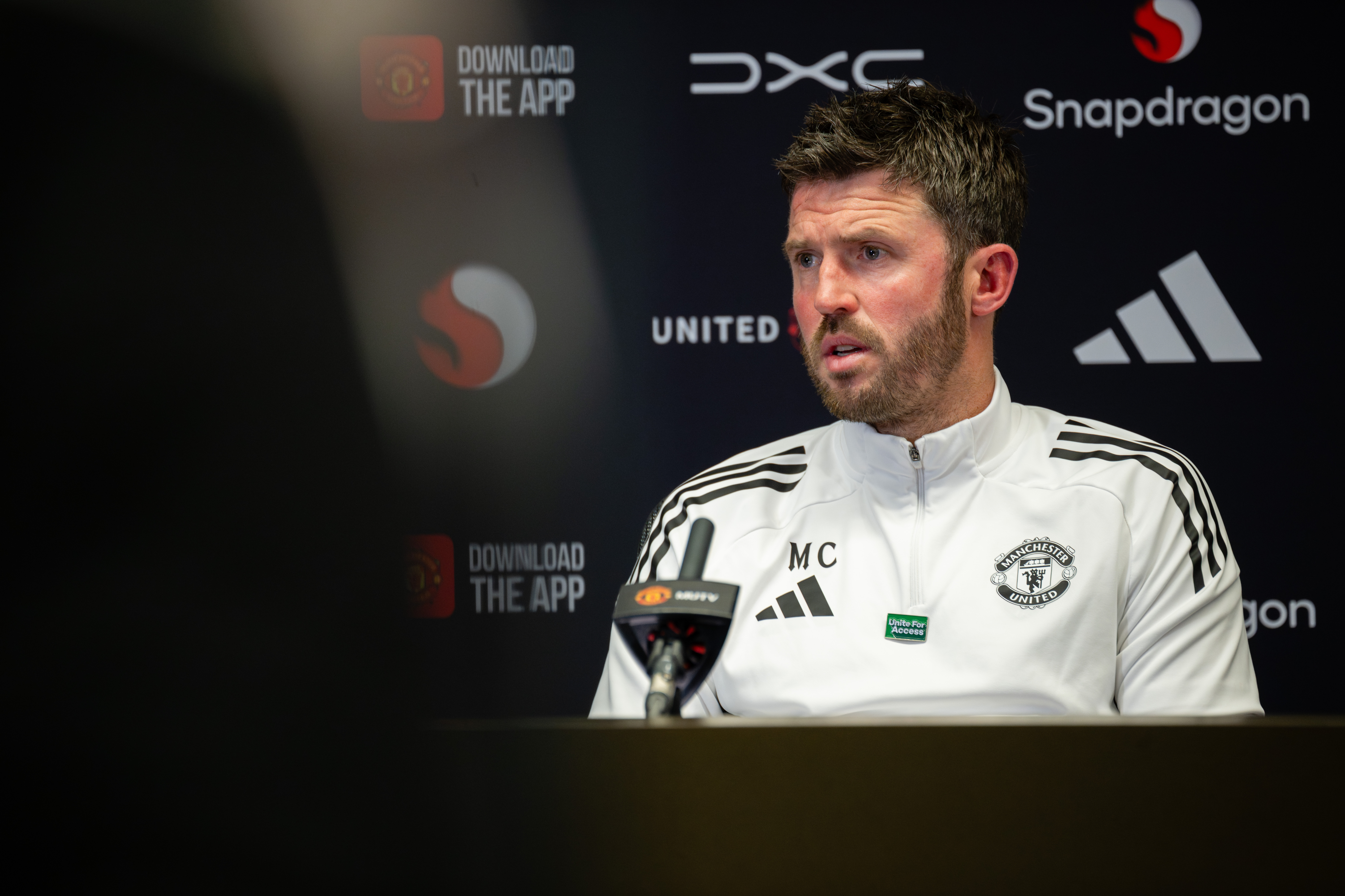 Leeds defeat piles pressure on Carrick as United face critical Chelsea clash