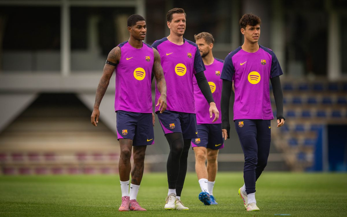 Manchester United yet to decide on Marcus Rashford's future amid Barcelona loan