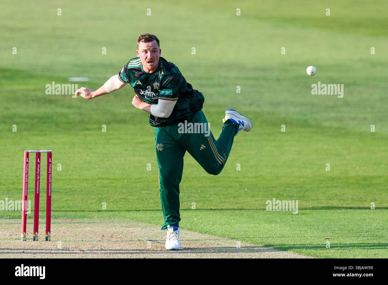 Patterson-White stars as Nottinghamshire crush Leicestershire by 10 wickets