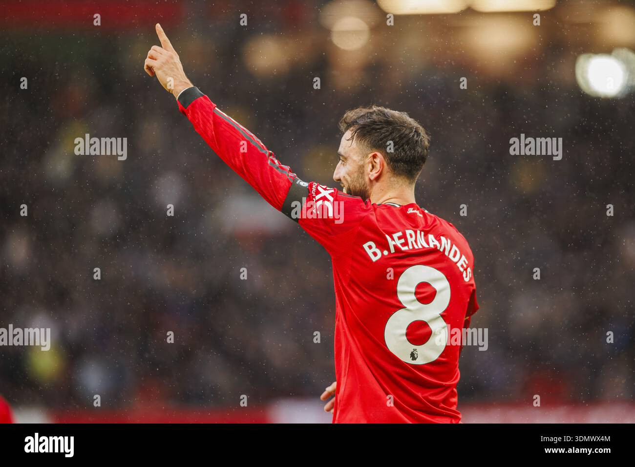 Bruno Fernandes wins FWA Footballer of the Year with record assist chase
